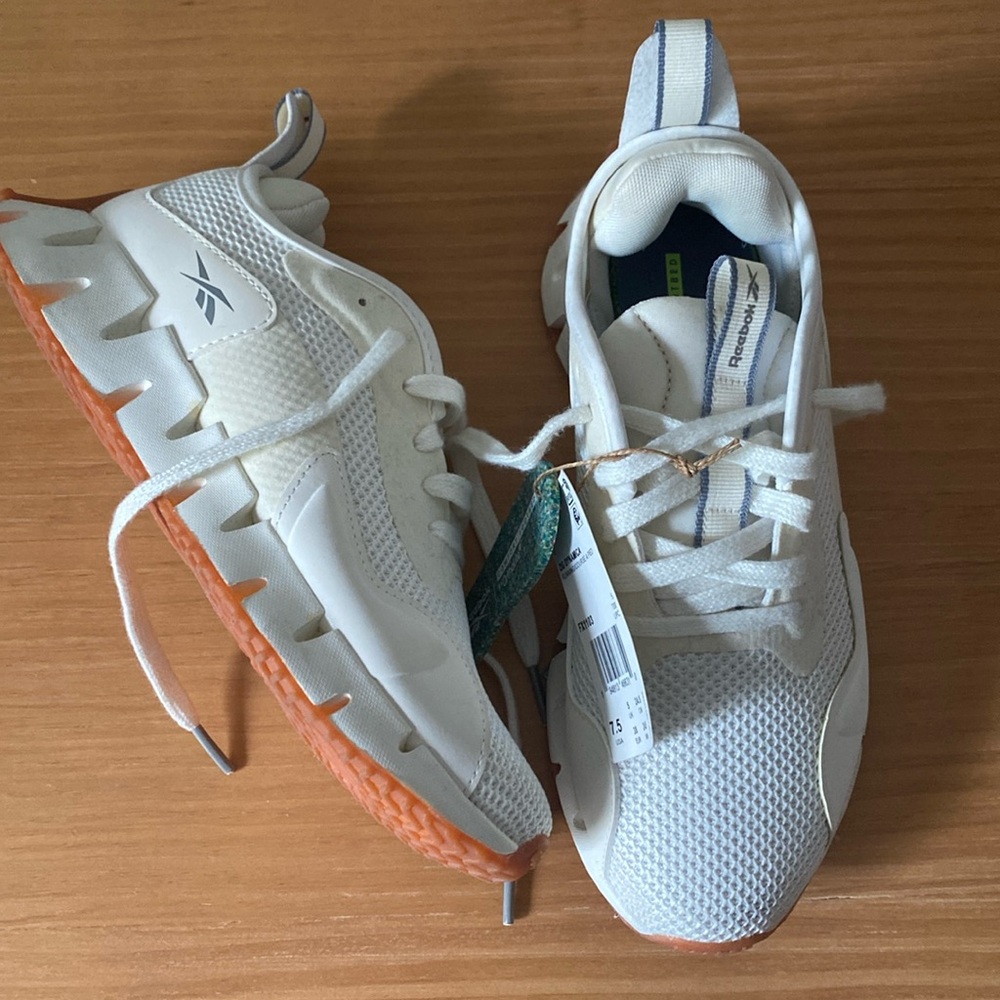 NWT Reebok Zig Dynamica 7.5